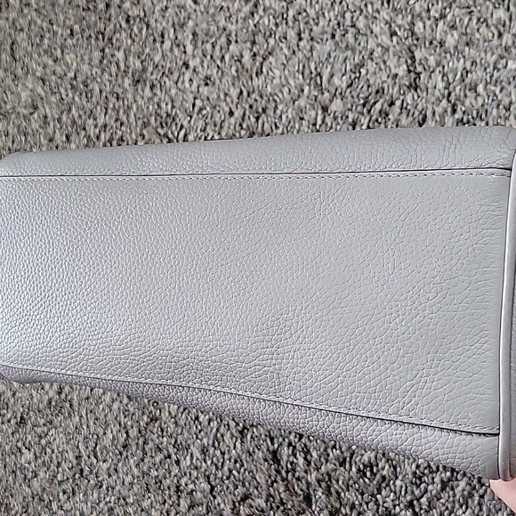 Michael Kors JetSet Chain Legacy Pearl Grey Leather Shoulder Bag - Picture 7 of 9